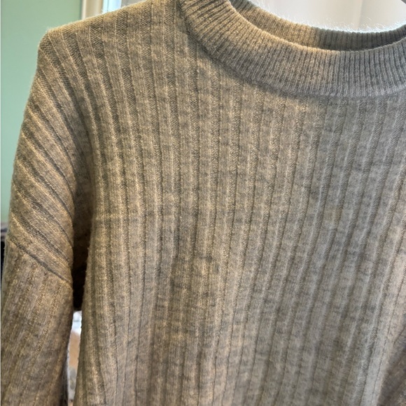 Dynamite Gray Crew Neck Ribbed Sweater - Picture 3 of 5